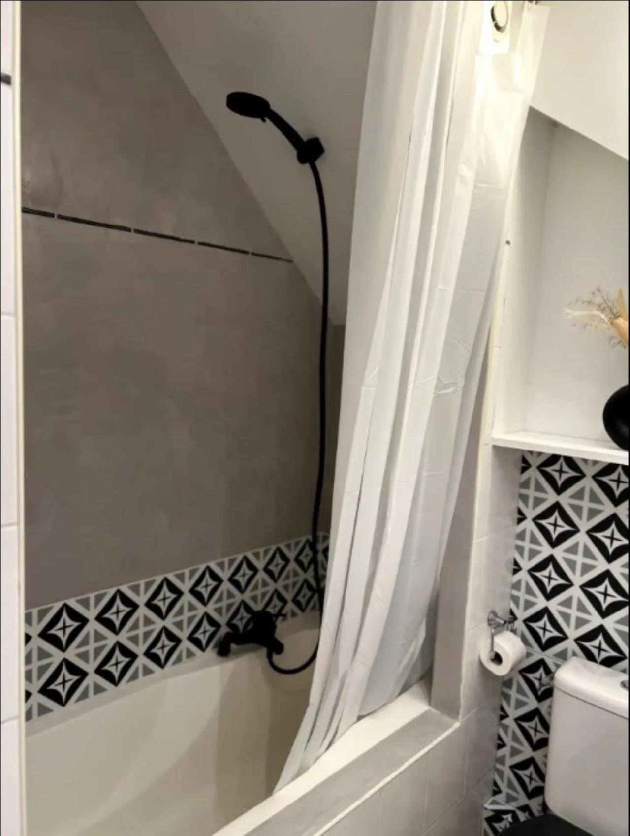 Apartamento Coeur De Reims Logement Entier Exterior foto